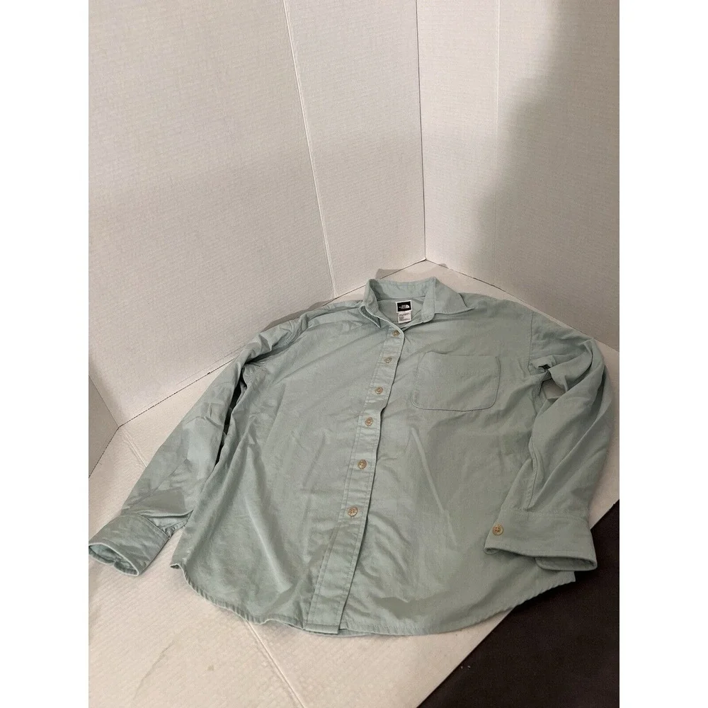 The North Face Men's Long Sleeve Button Up Shirt RN# 61661 CA#30516-Sz Small‎
